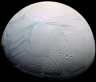 Illustration for article titled A Massive Lake of Water on One of Saturn's Moons Could Support Life